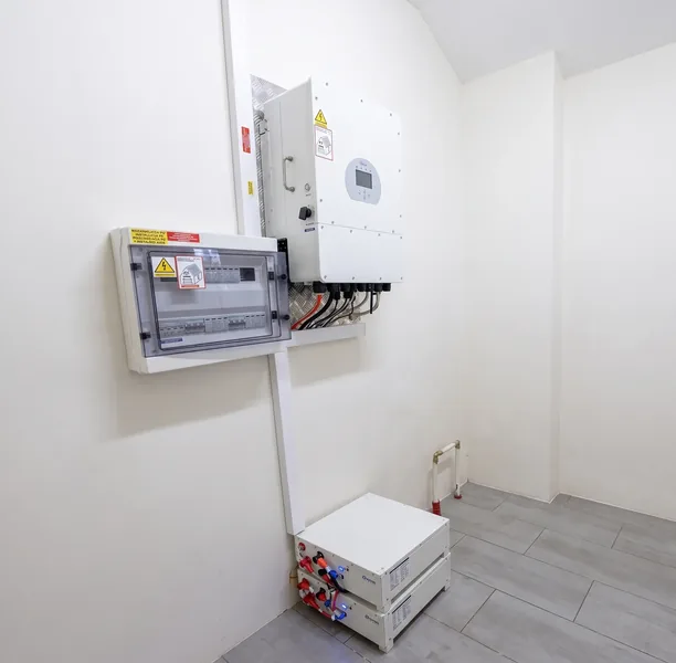 Instalacja hybrydowa Deye LV 10kW